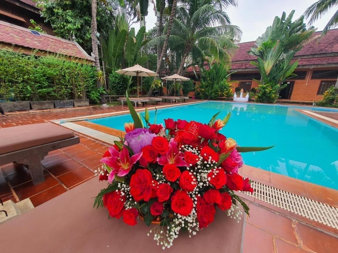 Sam Moon'S Hotel Angkor Wooden House Siem Reap Exterior photo